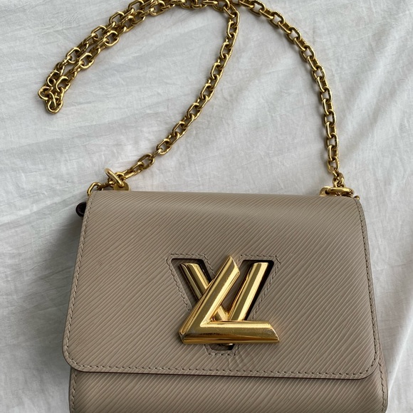 Authentic Louis Vuitton EPI Twist Lock Gold Chain Crossbody Handbag Beig… - Picture 5 of 9